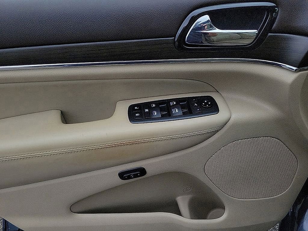 2019 Jeep Grand Cherokee Overland 4x2