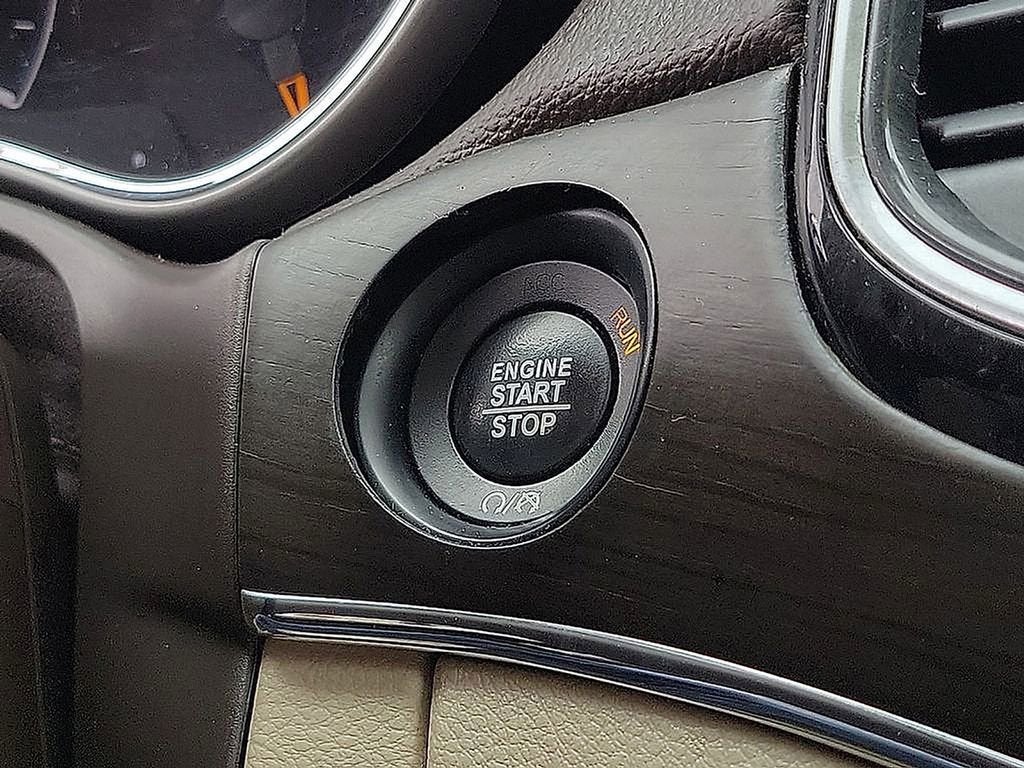 2019 Jeep Grand Cherokee Overland 4x2