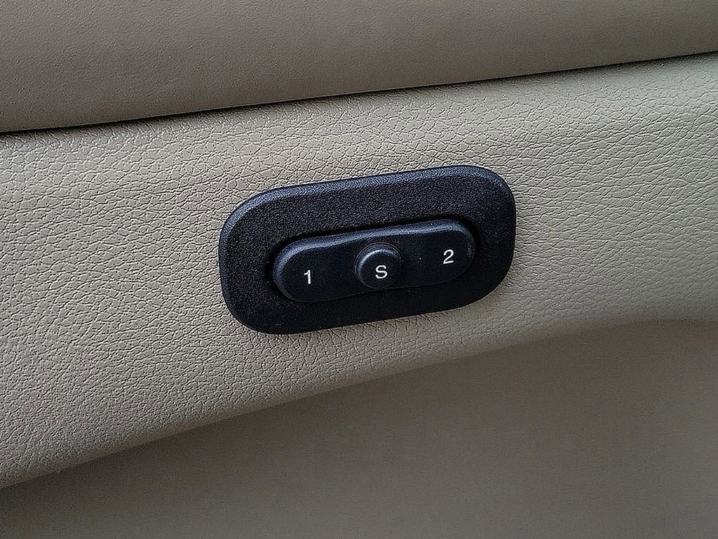 2019 Jeep Grand Cherokee Overland 4x2