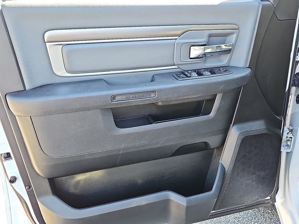 2021 RAM 1500 Classic SLT Crew Cab 4x4 6'4" Box