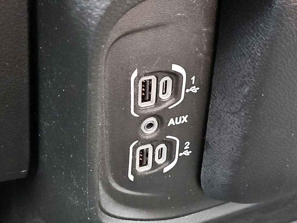 2020 RAM 1500 Big Horn Quad Cab 4x4 6'4" Box