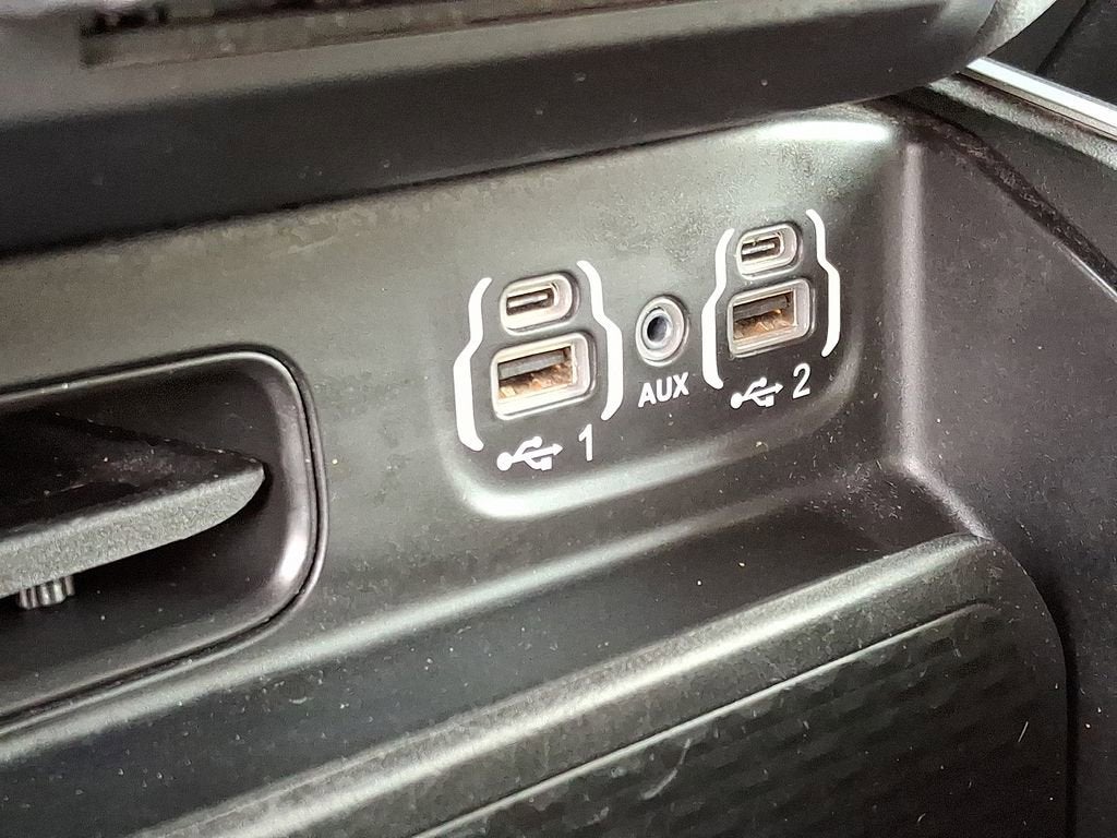 2020 RAM 1500 Big Horn Quad Cab 4x4 6'4" Box