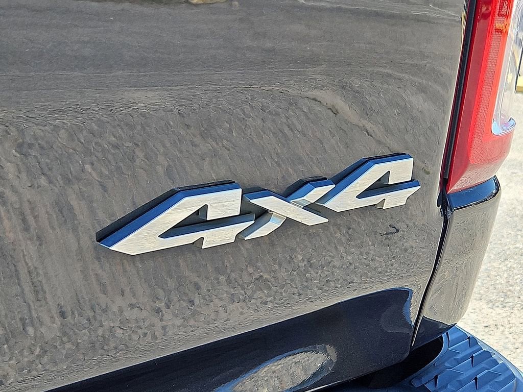 2021 RAM 1500 Big Horn Crew Cab 4x4 5'7" Box
