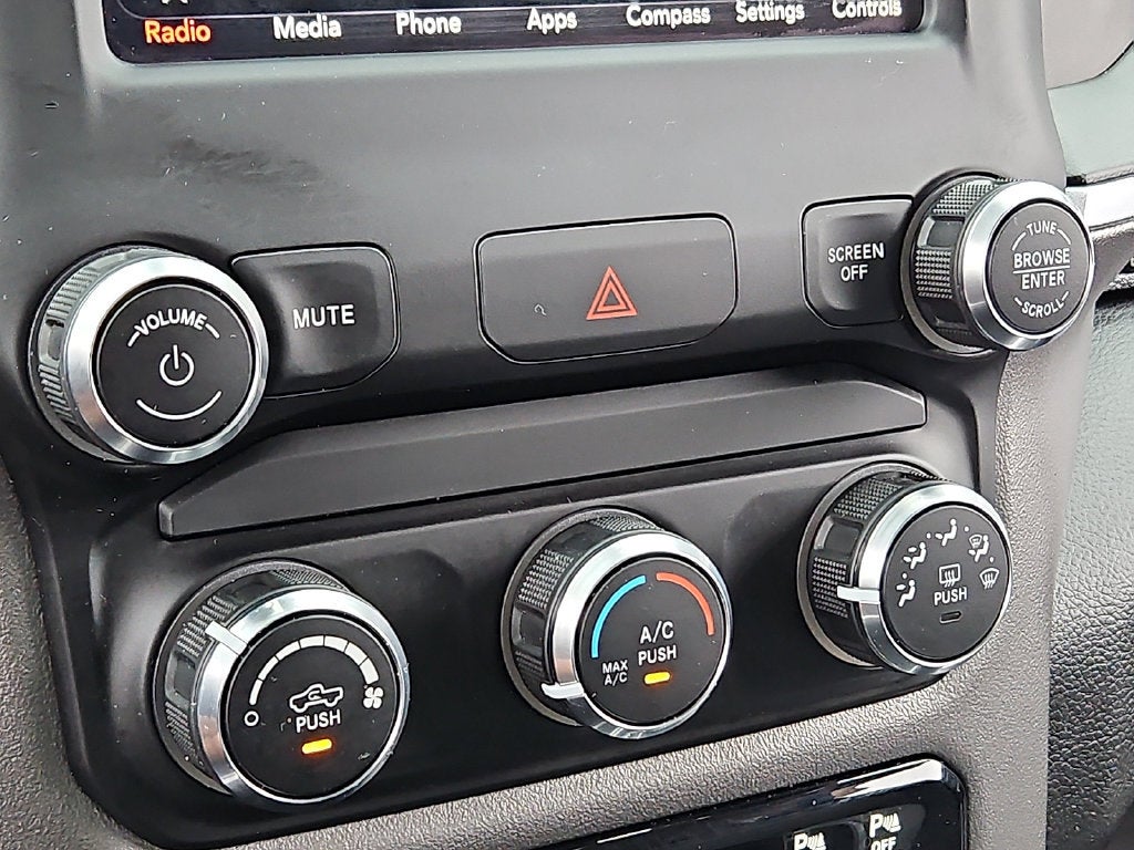 2019 RAM 1500 Big Horn/Lone Star Crew Cab 4x4 5'7" Box
