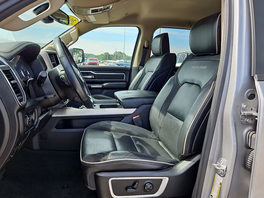 2020 RAM 1500 Laramie Crew Cab 4x4 5'7" Box