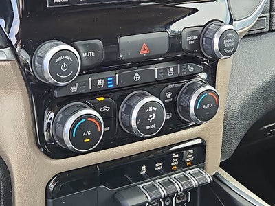 2020 RAM 1500 Laramie Crew Cab 4x4 5'7" Box