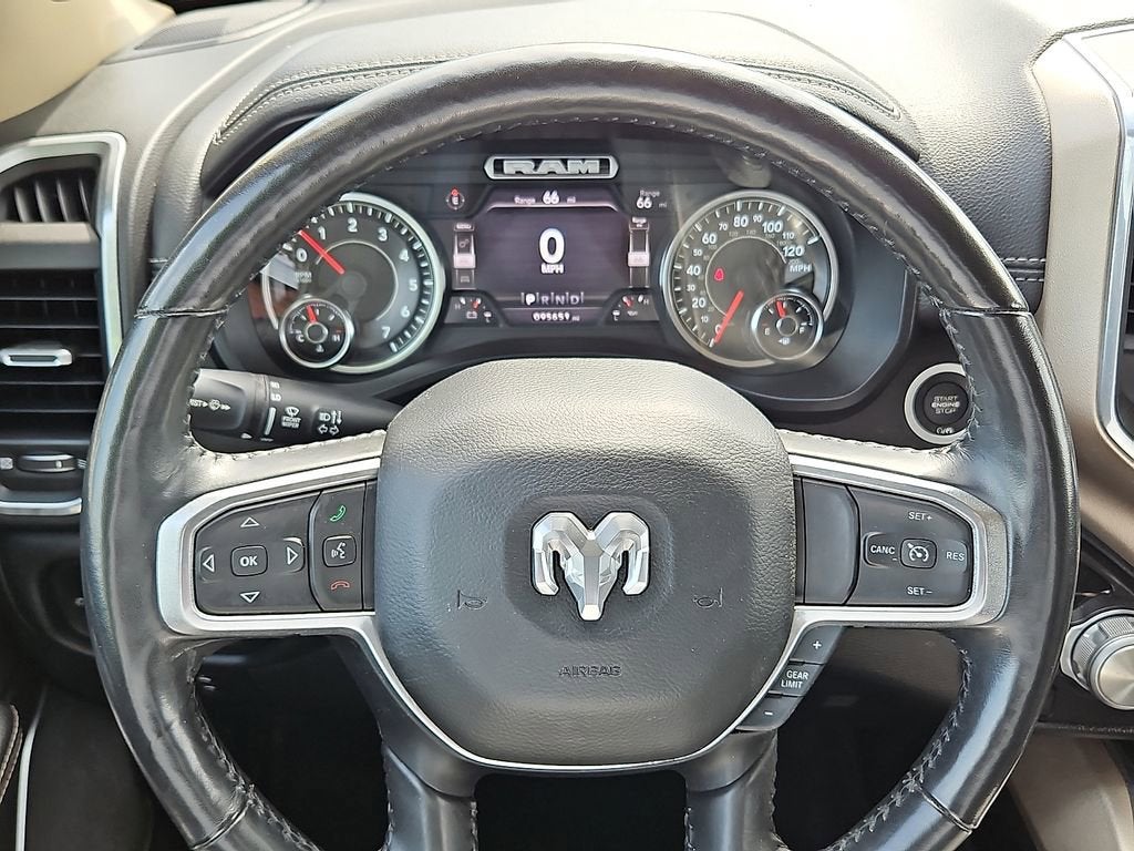 2020 RAM 1500 Laramie Crew Cab 4x4 5'7" Box