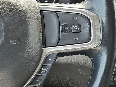 2020 RAM 1500 Laramie Crew Cab 4x4 5'7" Box