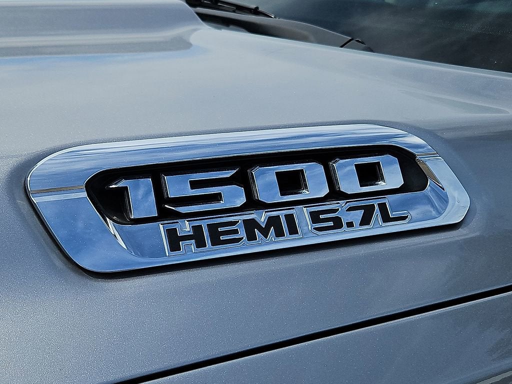 2020 RAM 1500 Laramie Crew Cab 4x4 5'7" Box