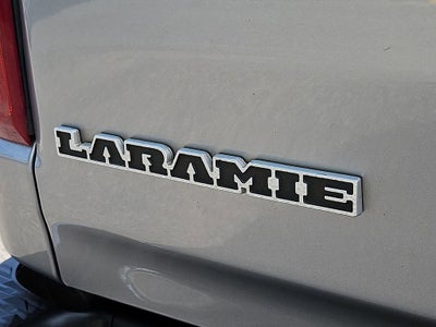 2020 RAM 1500 Laramie Crew Cab 4x4 5'7" Box
