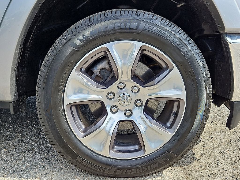 2020 RAM 1500 Laramie Crew Cab 4x4 5'7" Box