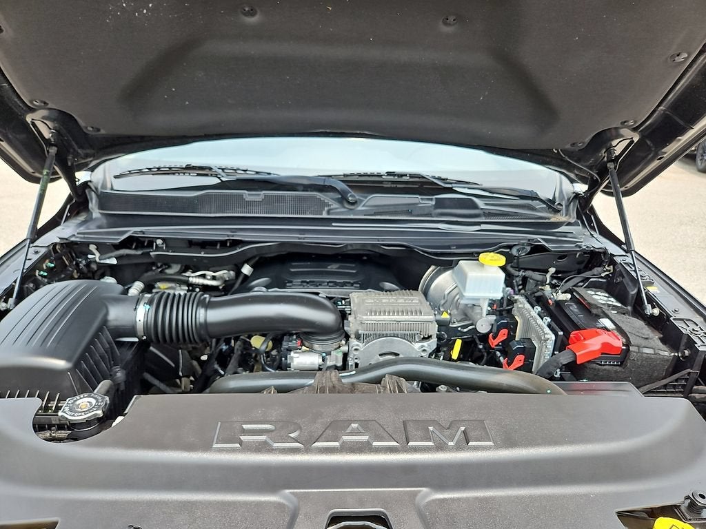 2022 RAM 1500 Laramie Crew Cab 4x4 5'7" Box