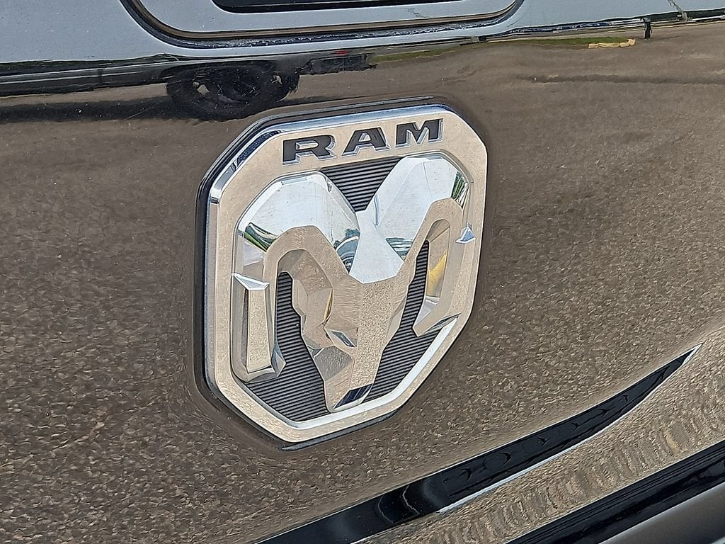 2022 RAM 1500 Laramie Crew Cab 4x4 5'7" Box