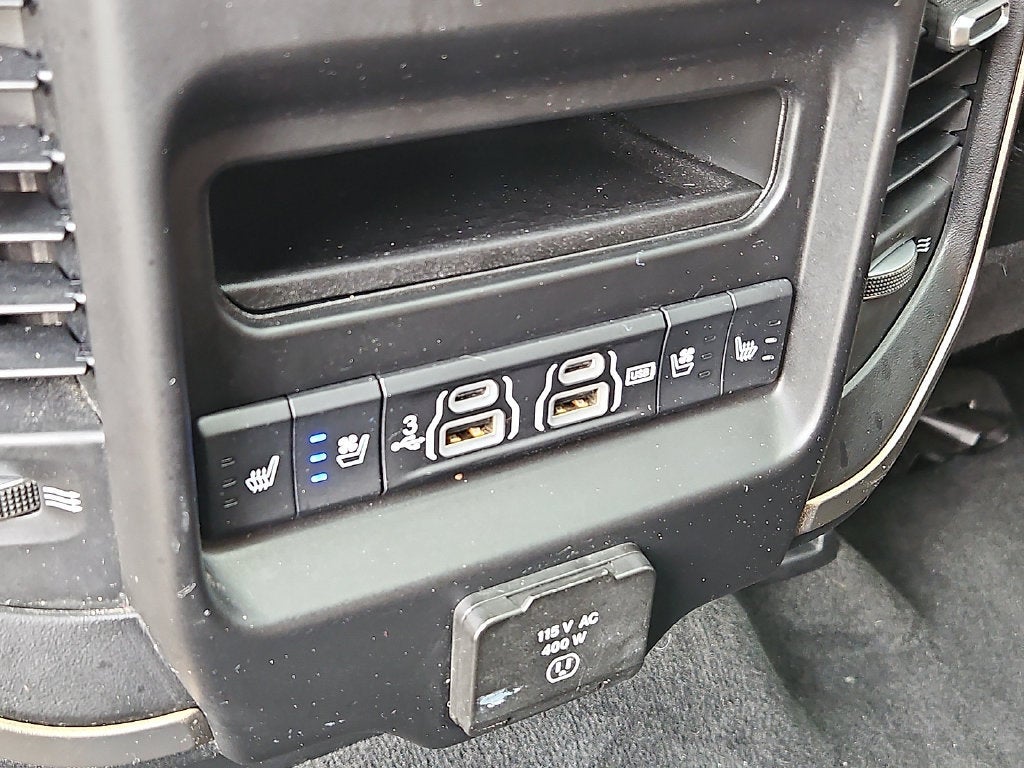 2020 RAM 1500 Laramie Longhorn Crew Cab 4x4 5'7" Box