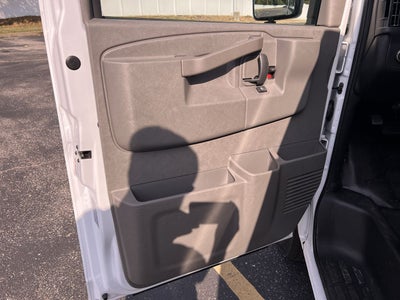 2025 Chevrolet Express Cutaway 3500 1WT