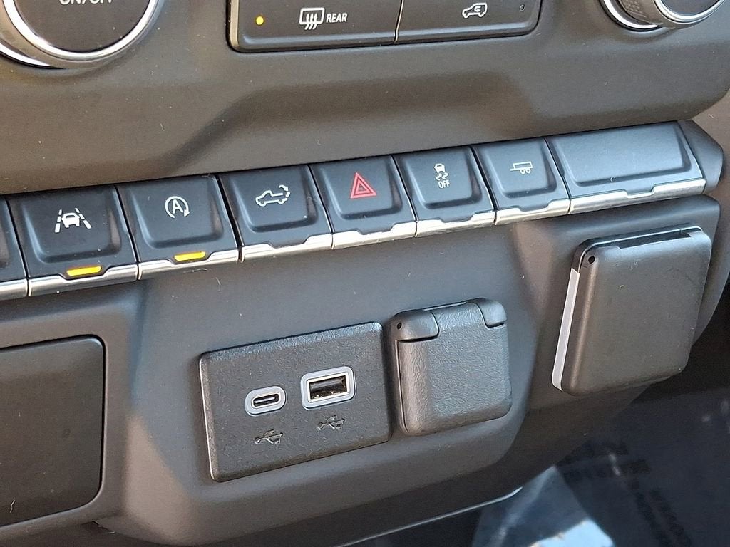 2025 Chevrolet Silverado 1500 Custom