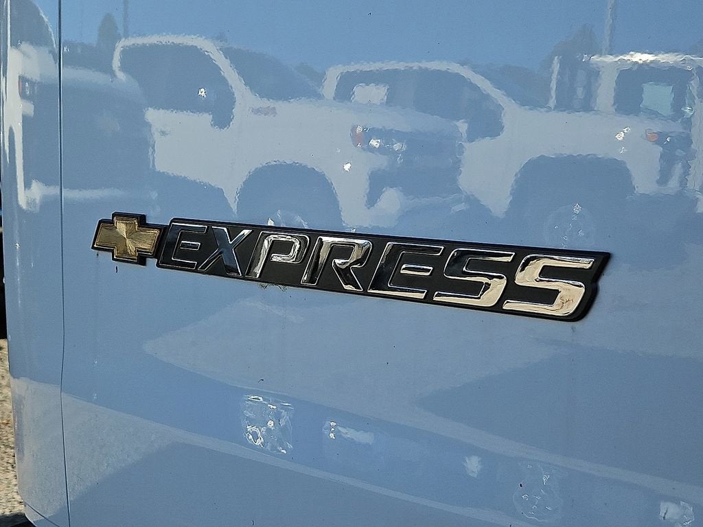2025 Chevrolet Express Cargo 2500 WT