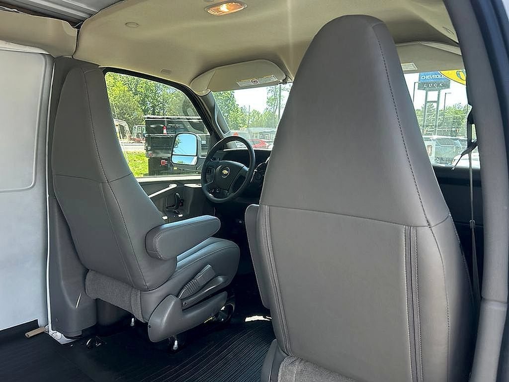 2026 Chevrolet Express Cargo WT