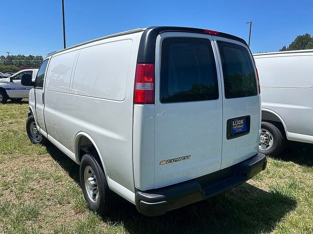 2026 Chevrolet Express Cargo WT