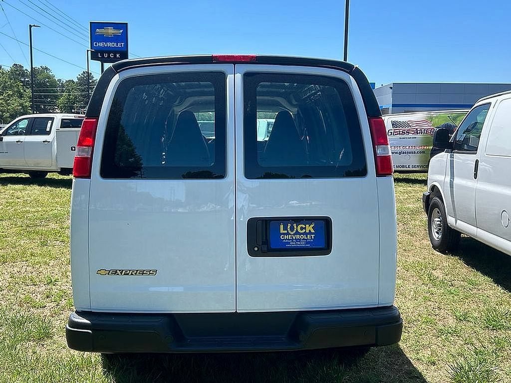 2026 Chevrolet Express Cargo WT