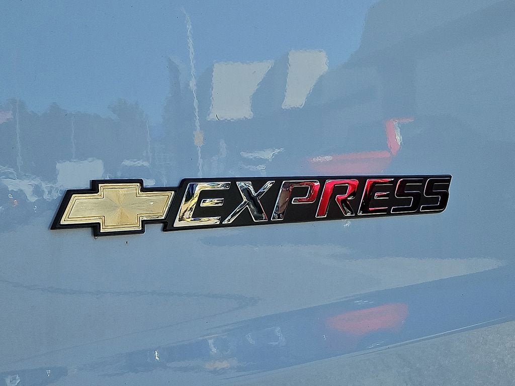 2025 Chevrolet Express Cargo 2500 WT