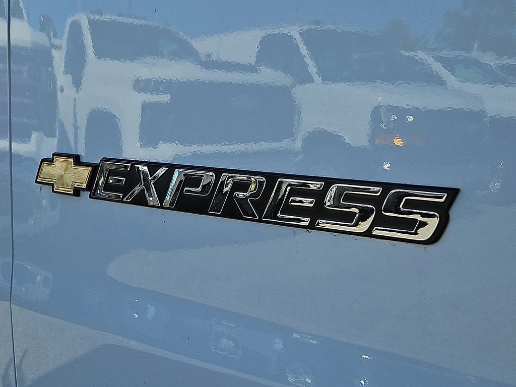 2025 Chevrolet Express Cargo 2500 WT