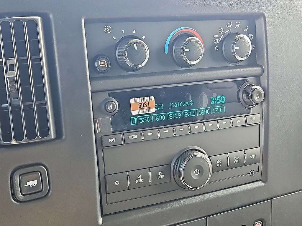 2025 Chevrolet Express Cargo 2500 WT