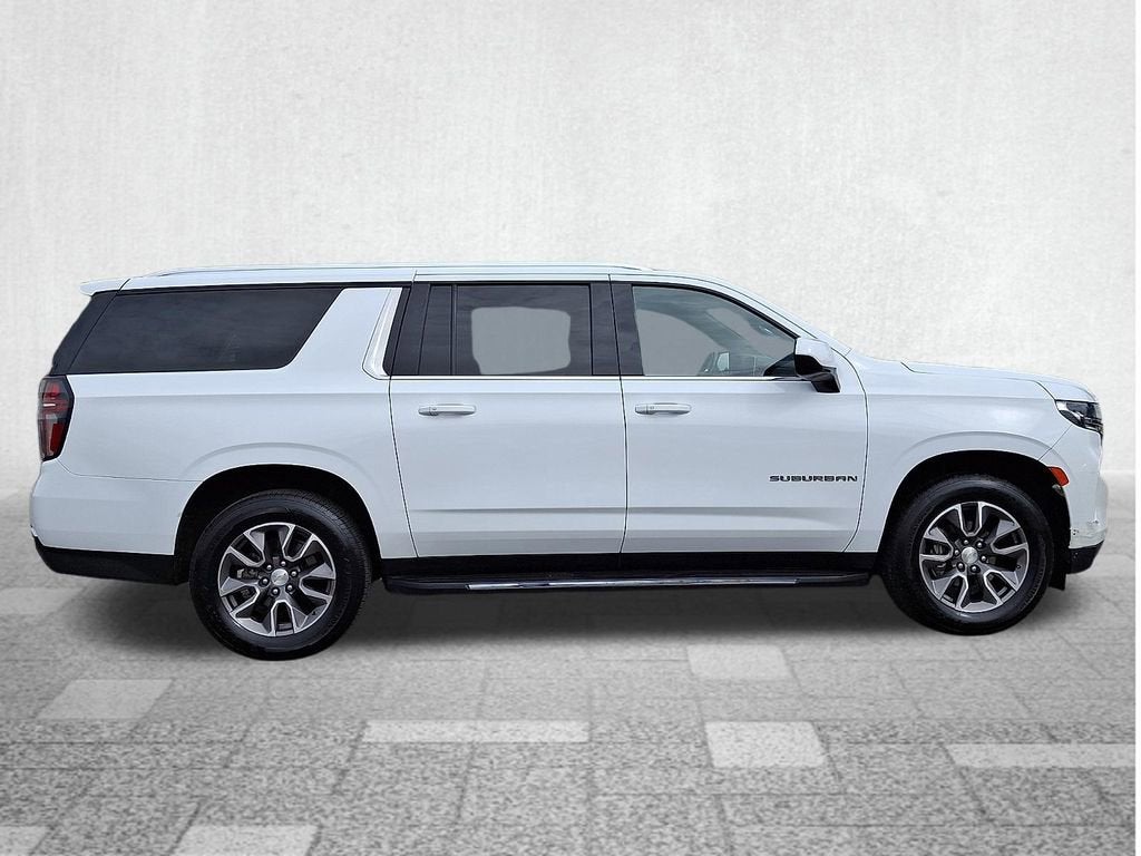 2022 Chevrolet Suburban LT