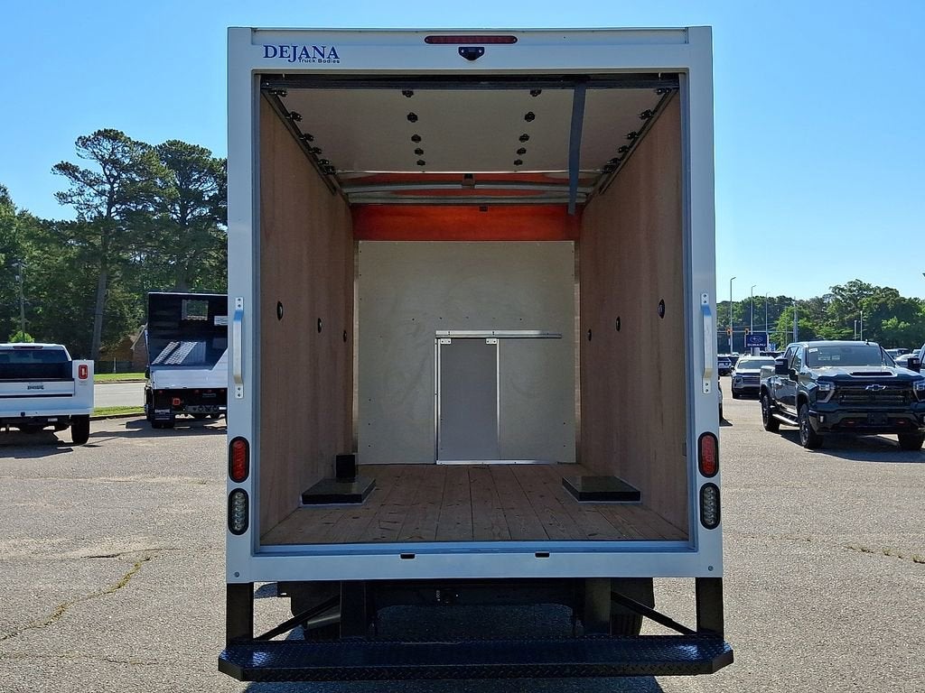 2026 Chevrolet Express Cutaway 3500 1WT