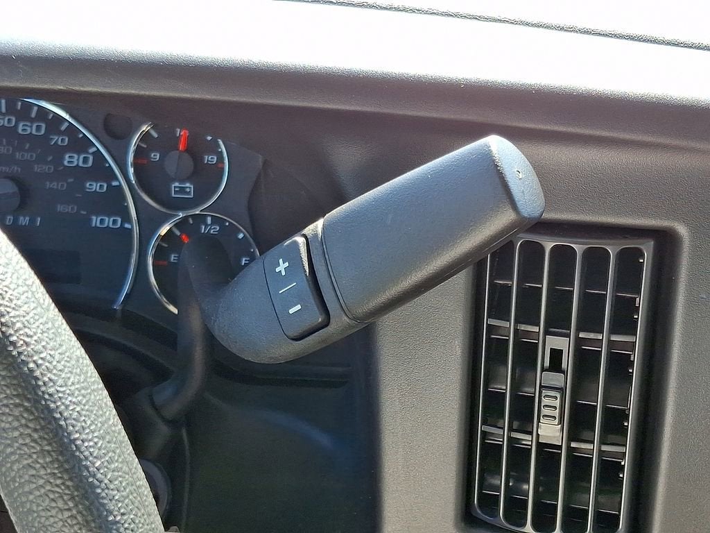 2026 Chevrolet Express Cutaway 3500 1WT