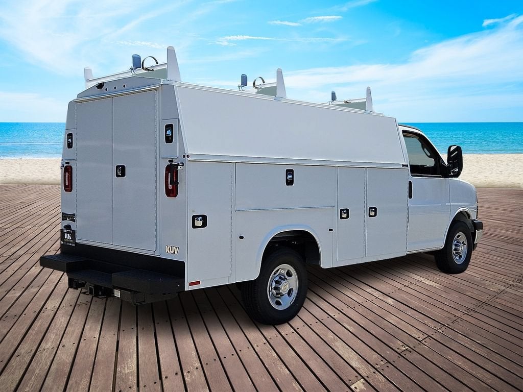 2026 Chevrolet Express Cutaway 3500 1WT
