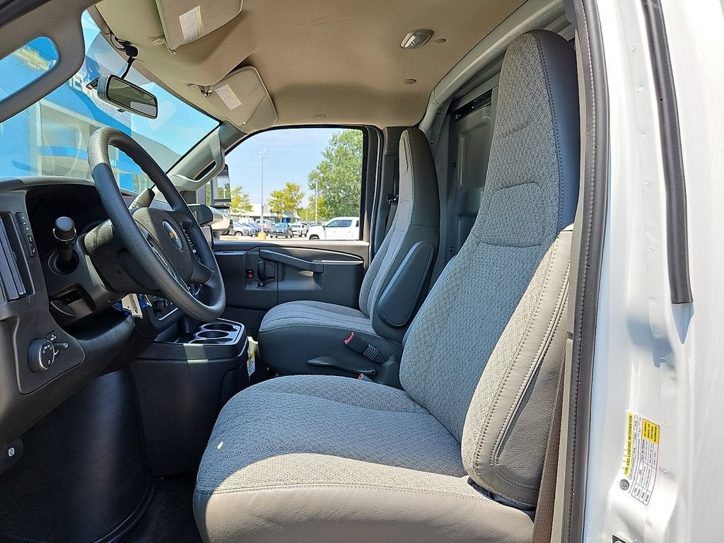 2026 Chevrolet Express Cutaway 3500 1WT
