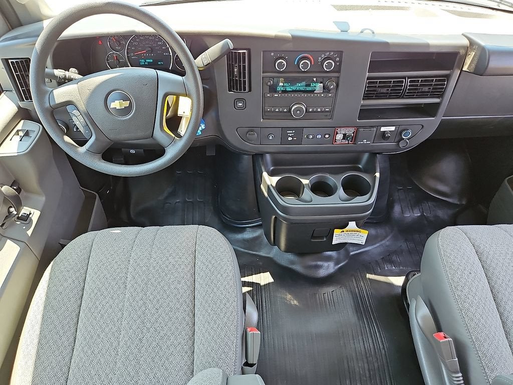 2026 Chevrolet Express Cutaway 3500 1WT