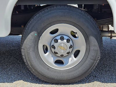 2026 Chevrolet Express Cutaway 3500 1WT