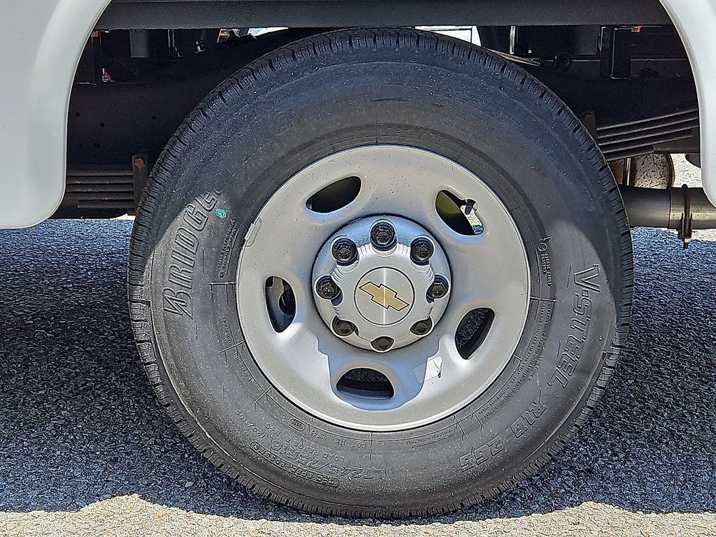 2026 Chevrolet Express Cutaway 3500 1WT