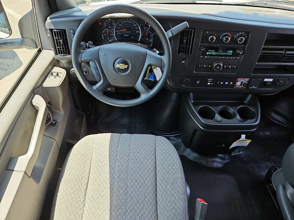 2026 Chevrolet Express Cutaway 3500 1WT