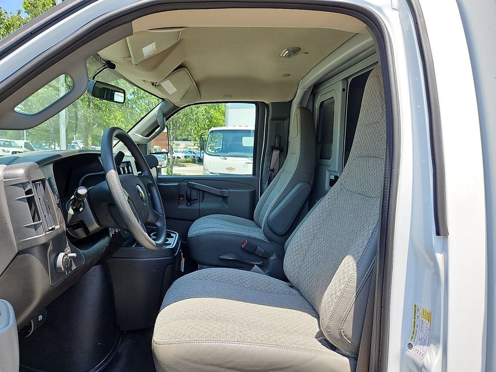 2026 Chevrolet Express Cutaway 3500 1WT