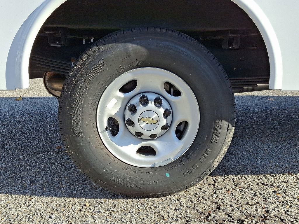 2025 Chevrolet Express Cutaway 3500 1WT