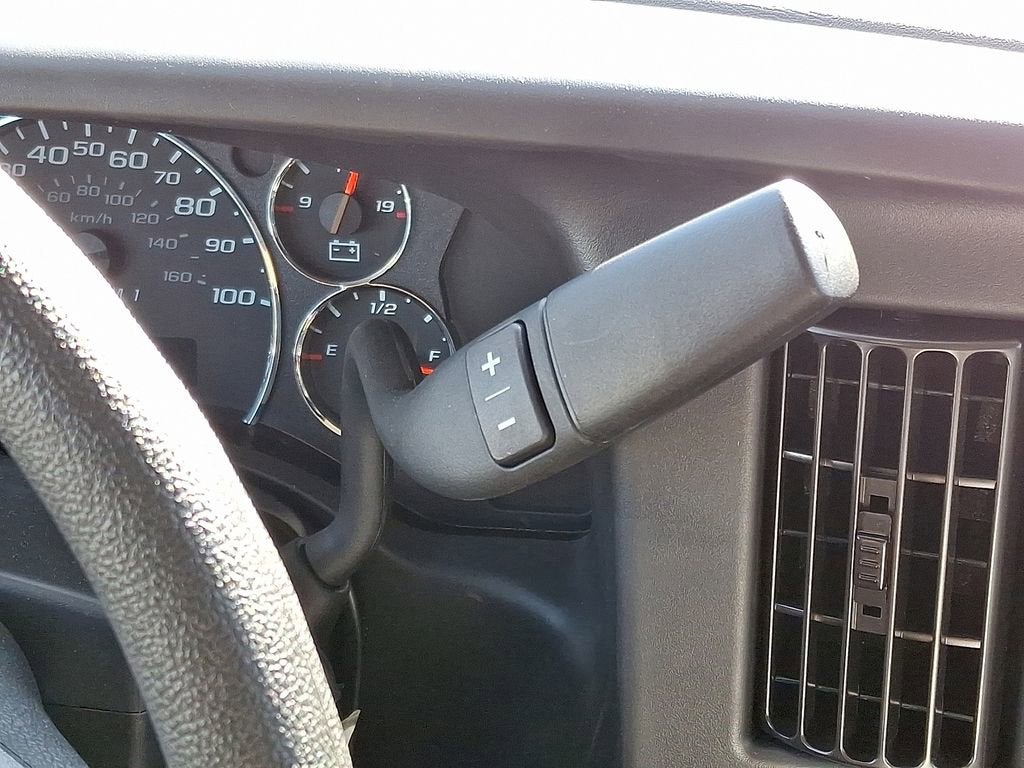 2025 Chevrolet Express Cutaway 3500 1WT