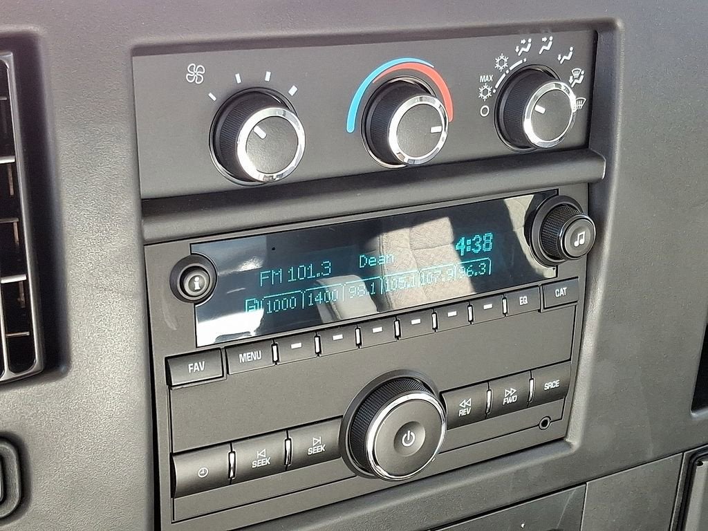 2025 Chevrolet Express Cutaway 3500 1WT