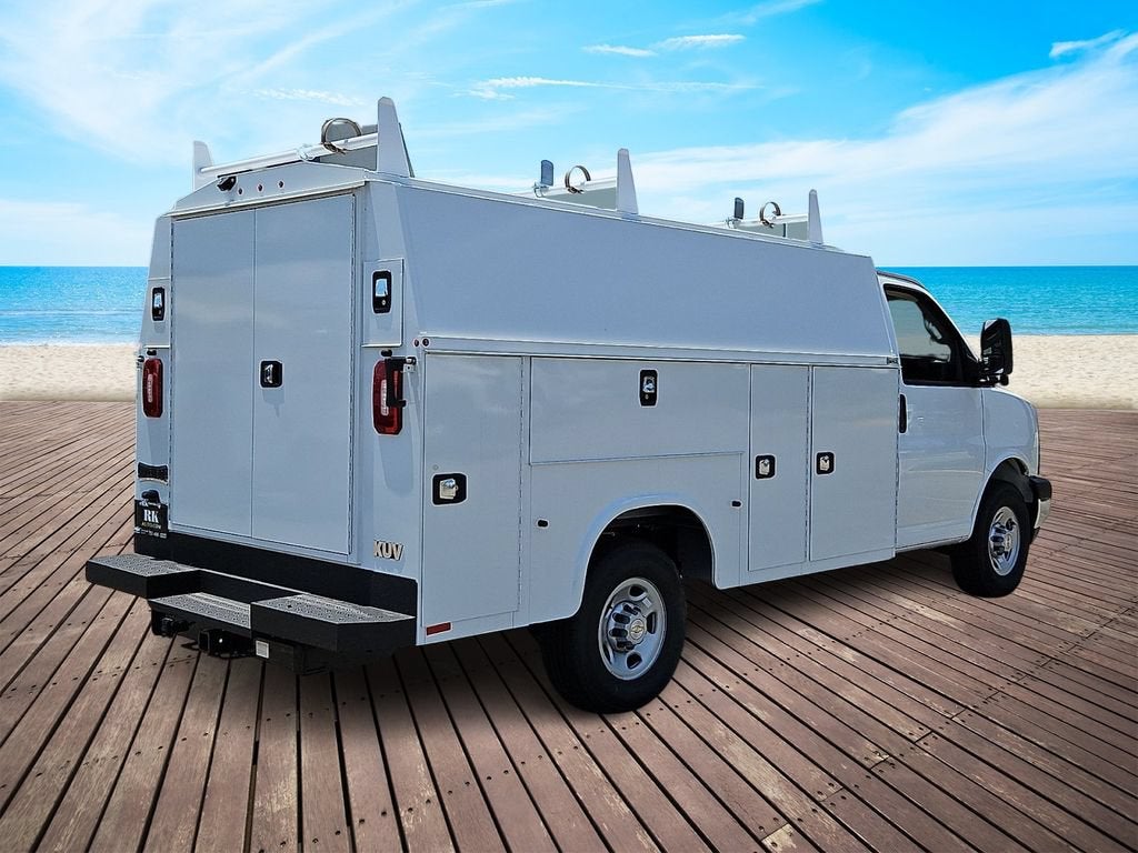 2026 Chevrolet Express Cutaway 3500 1WT