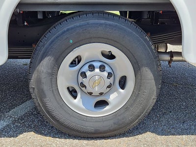 2026 Chevrolet Express Cutaway 3500 1WT