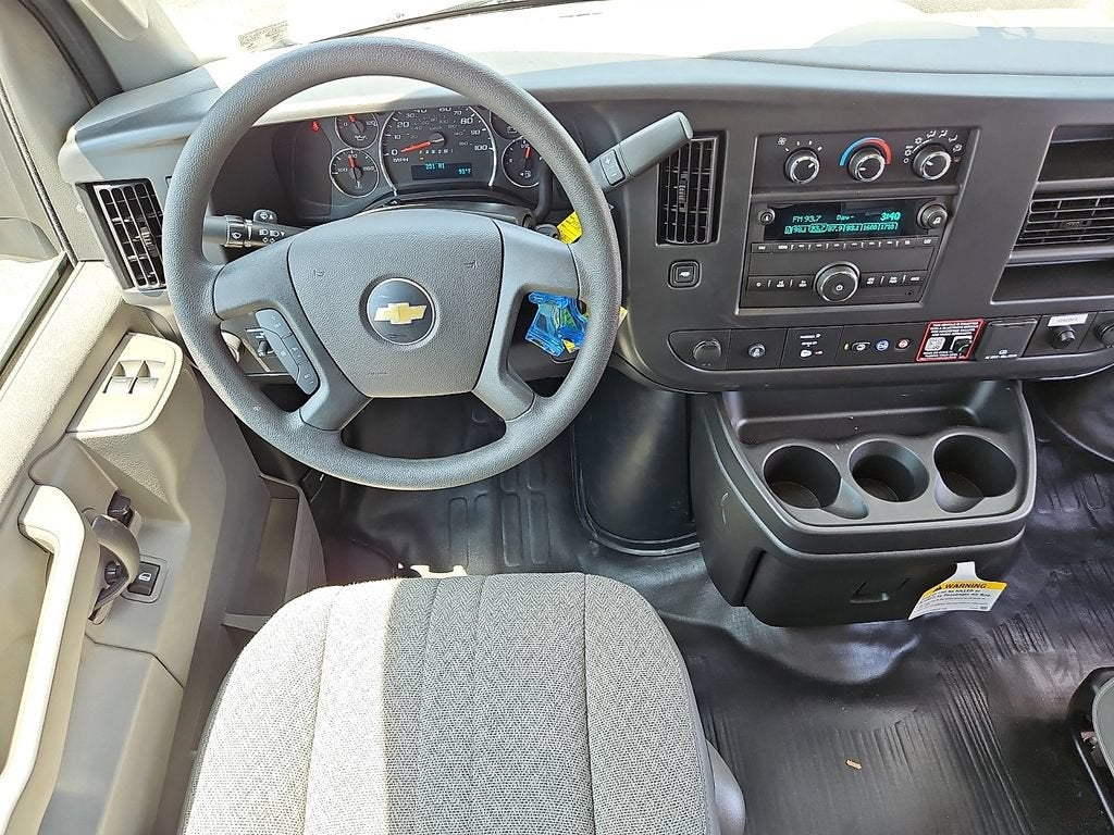 2026 Chevrolet Express Cutaway 3500 1WT