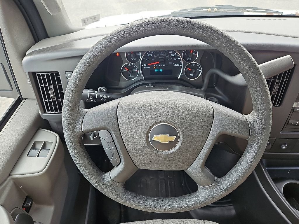 2024 Chevrolet Express Cutaway 3500 1WT