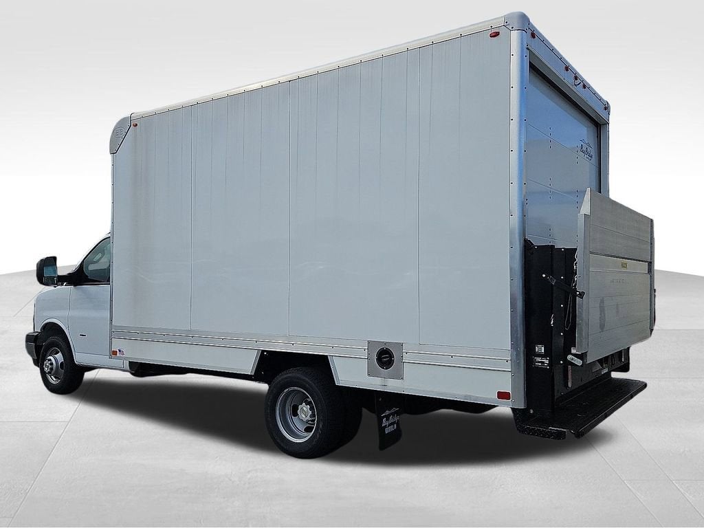 2024 Chevrolet Express Cutaway 3500 1WT