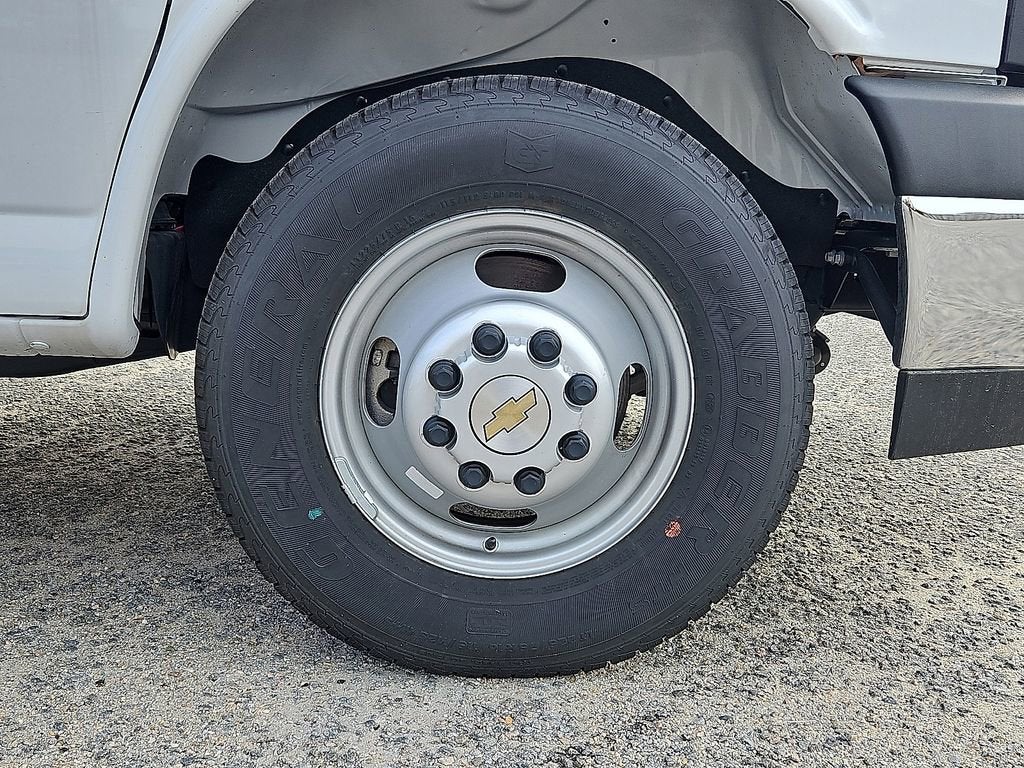 2024 Chevrolet Express Cutaway 3500 1WT