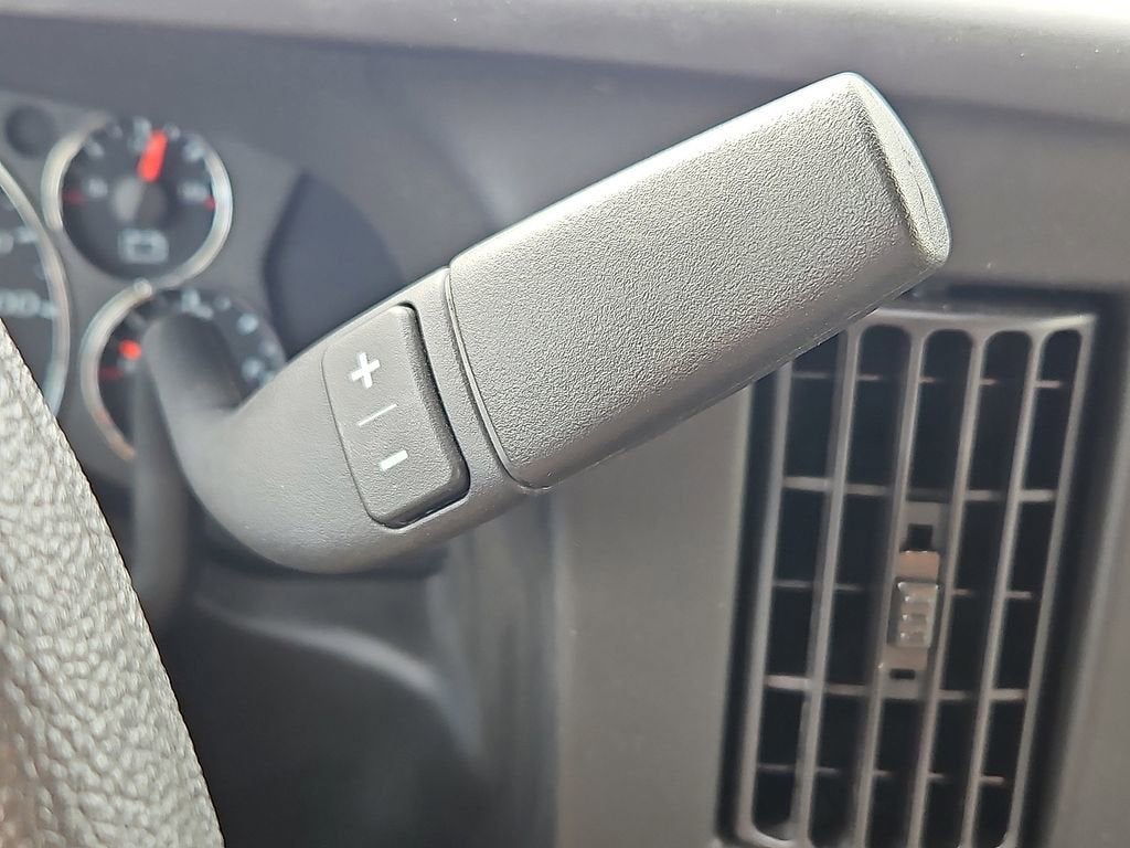 2024 Chevrolet Express Cutaway 3500 1WT