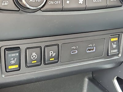 2022 Nissan Frontier Crew Cab SV 4x2