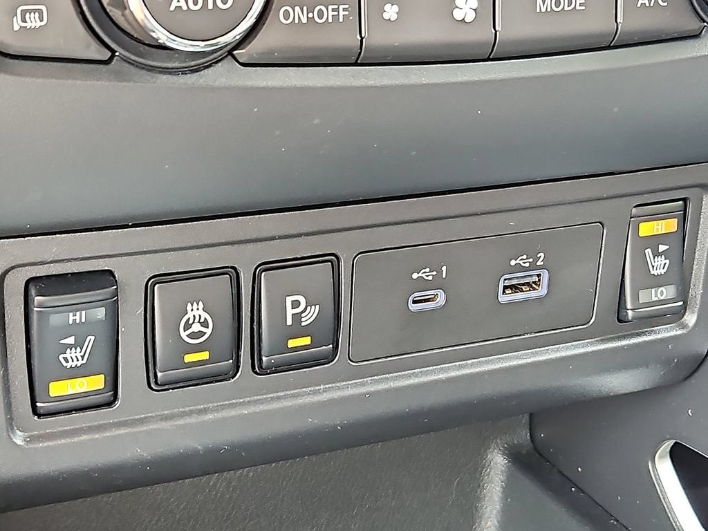 2022 Nissan Frontier Crew Cab SV 4x2