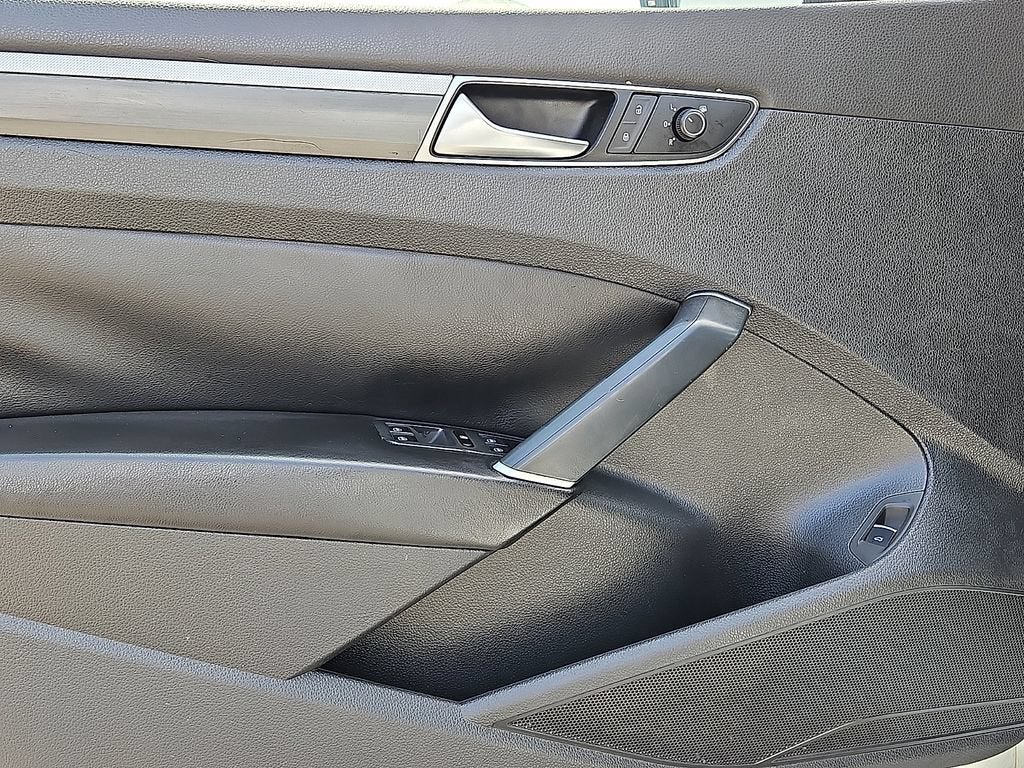 2017 Volkswagen Passat 1.8T R-Line